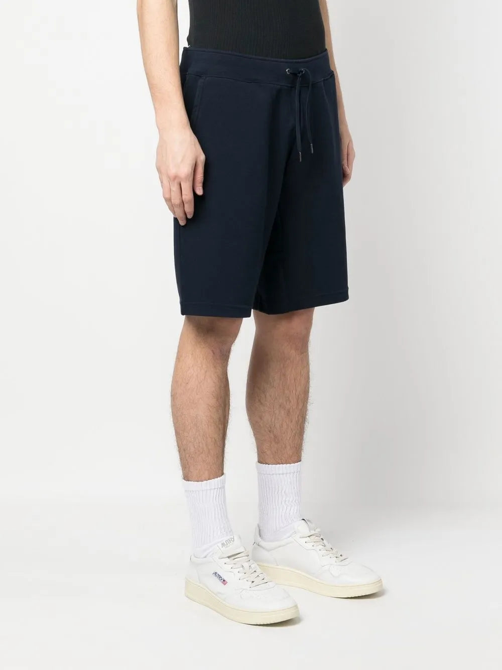 shorts esportivos com bordado de logotipo