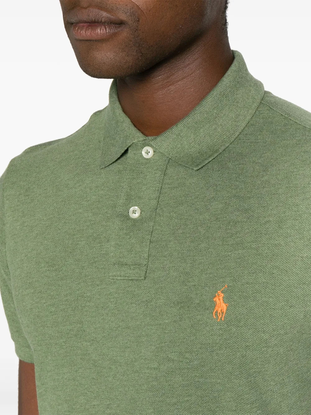 camisa polo piqué com logo bordado
