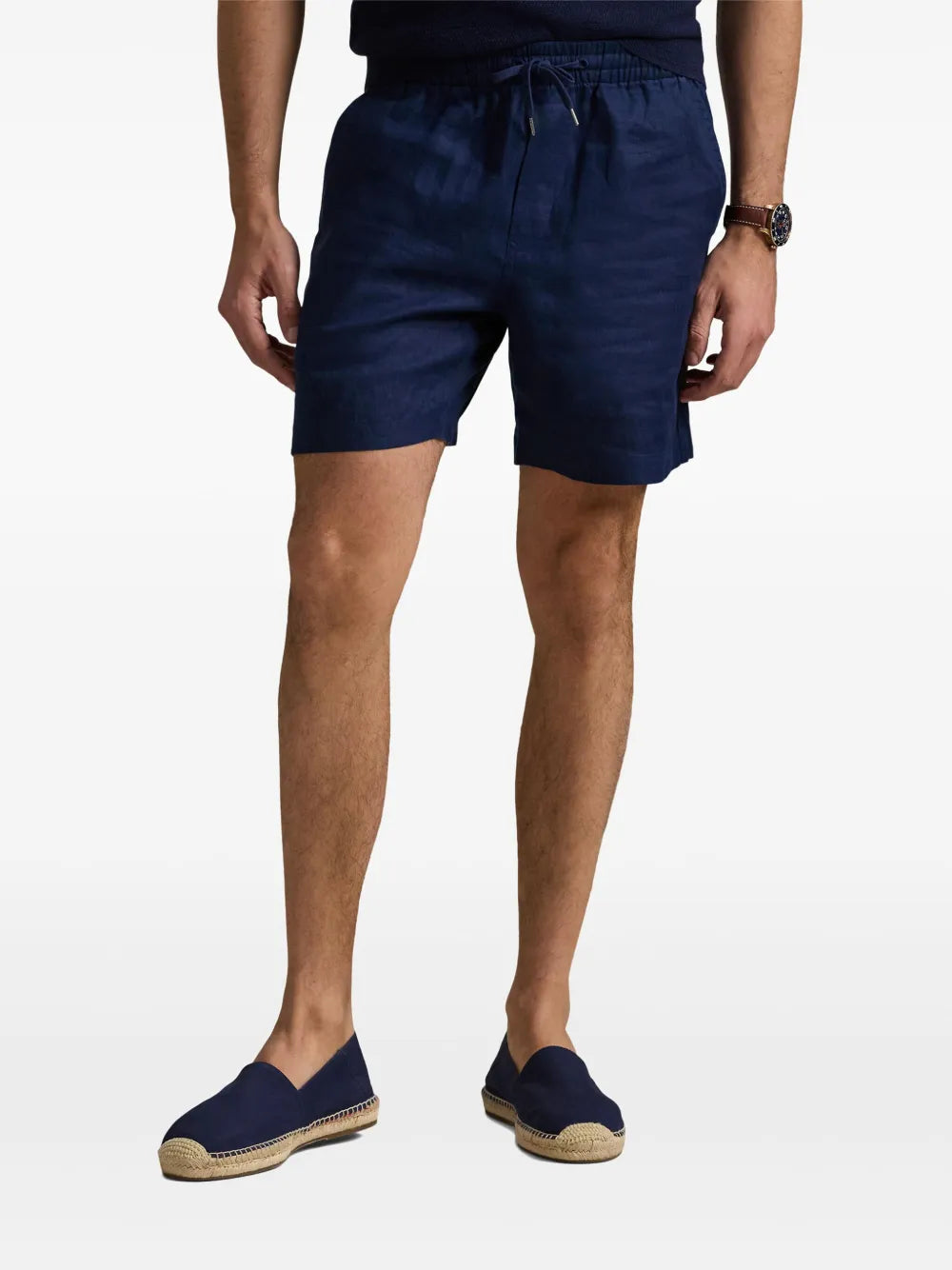 shorts com logotipo