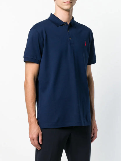 camisa polo com logotipo bordado