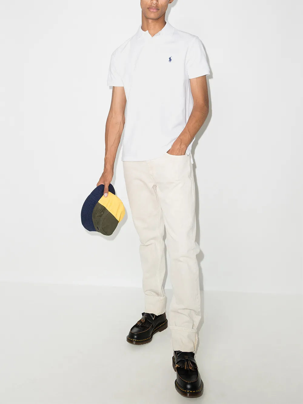 camisa polo com logotipo bordado