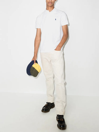 camisa polo com logotipo bordado