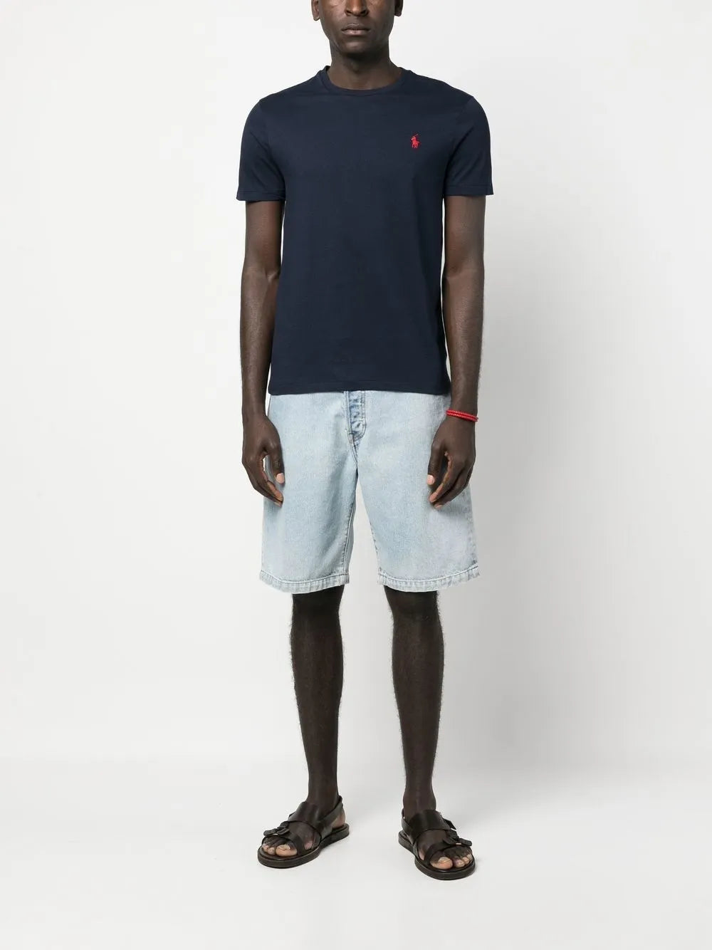 camiseta de algodão com logotipo bordado