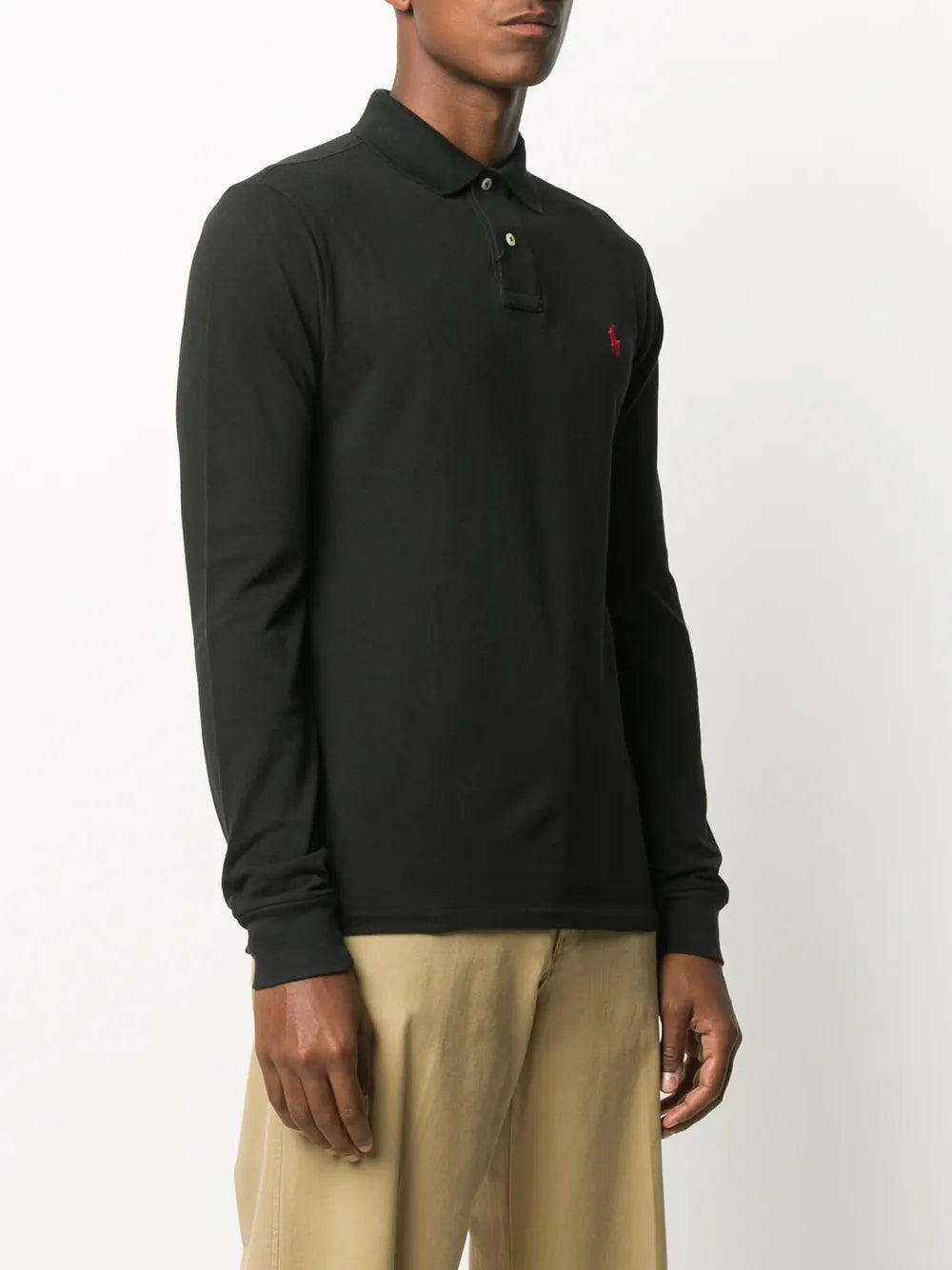 camisa polo com logotipo bordado