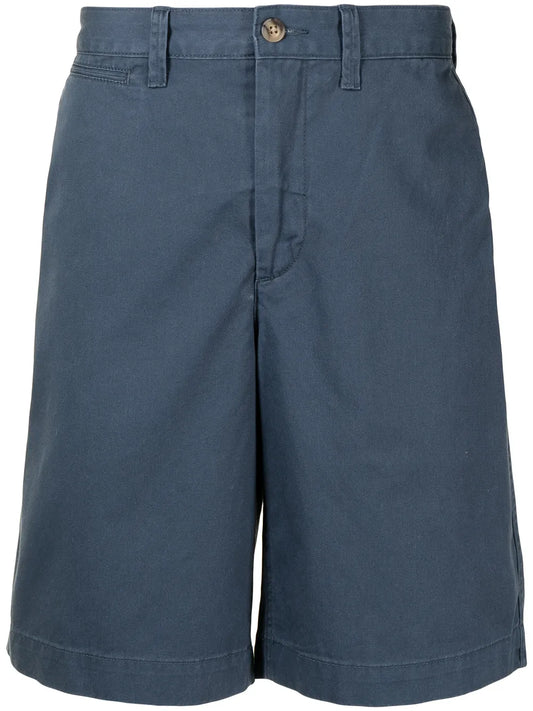 shorts chino na altura do joelho
