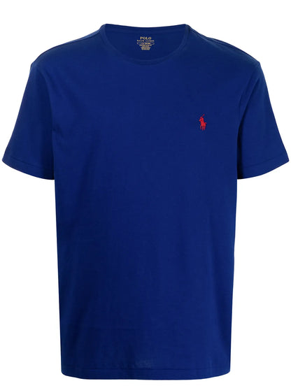 camiseta com logotipo bordado
