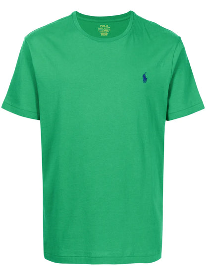camiseta com logotipo bordado