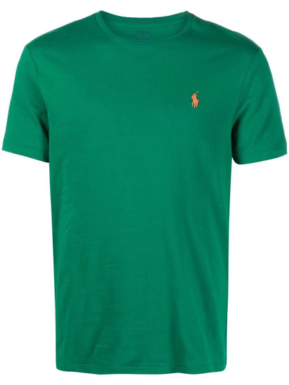 camiseta de manga curta com logotipo bordado