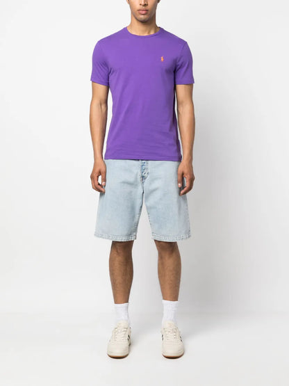camiseta de algodão com logotipo bordado