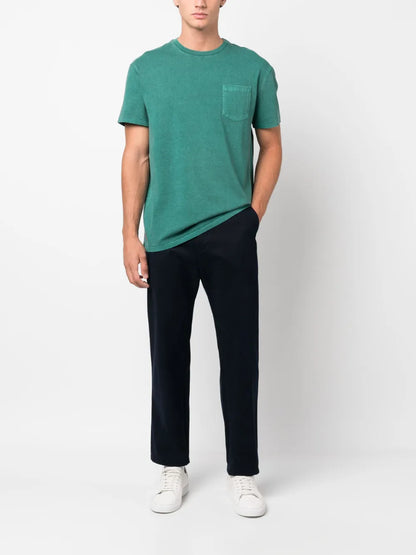 camiseta de algodão com bolso no peito