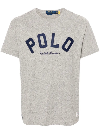 camiseta com aplique de logotipo