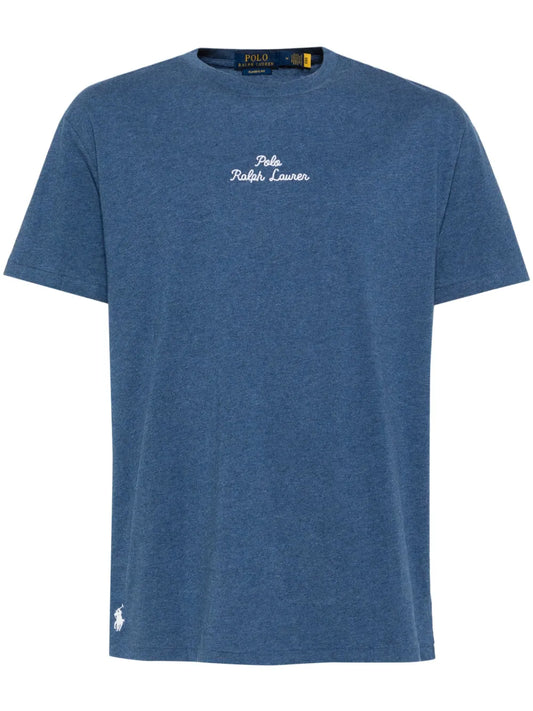camiseta com logotipo bordado