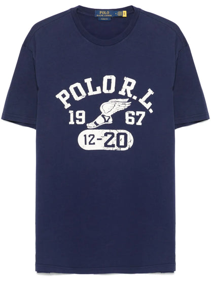 camiseta com estampa de logotipo