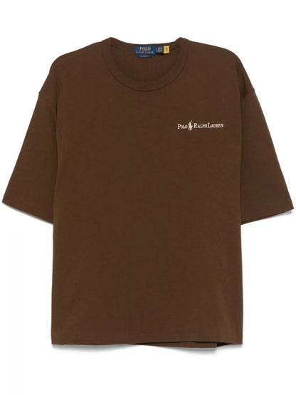 camiseta com logotipo bordado