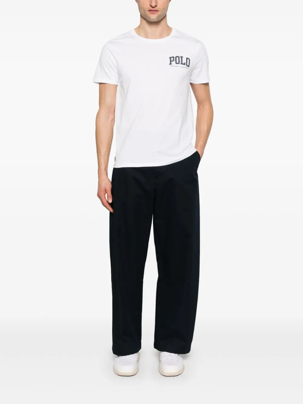 camiseta com estampa de logotipo