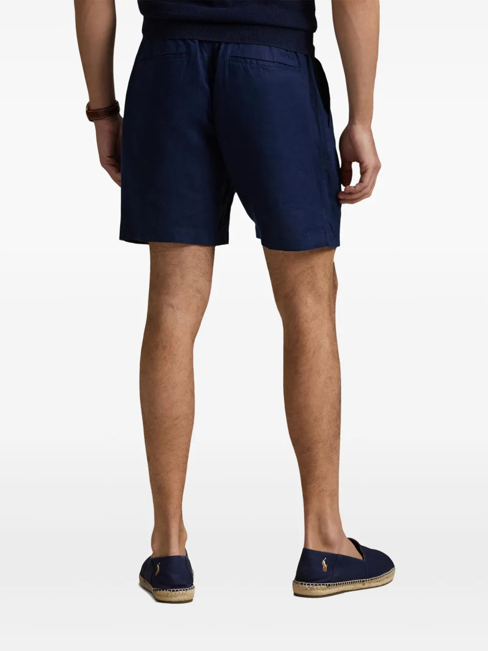shorts com logotipo