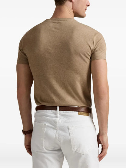 camiseta de algodão com logotipo bordado